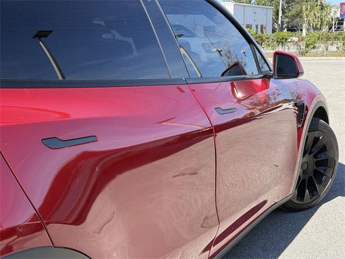 Used 2021 Tesla Model Y Long Range image 8
