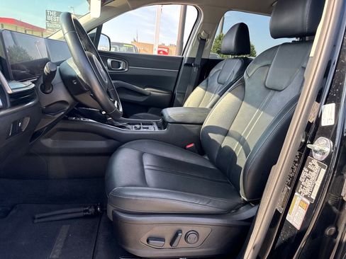 Used 2024 Kia Sorento S AWD/4WD image 17