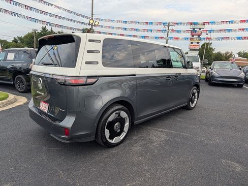 Used 2025 Volkswagen ID. Buzz Pro S Plus w/ Cupholders Package AWD/4WD image 3