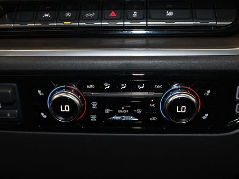 Used 2025 GMC Sierra 1500 SLT AWD/4WD image 45