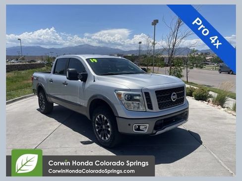 Used 2019 Nissan Titan PRO-4X w/ Pro-4x Convenience Package AWD/4WD image 1