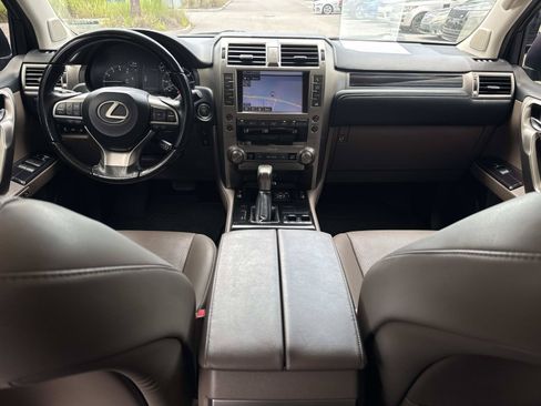 Used 2021 Lexus GX 460 Premium w/ Accessory Package AWD/4WD image 15