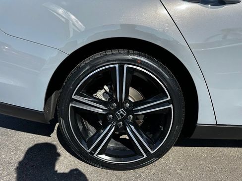 Used 2023 Honda Accord Sport image 11