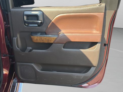 Used 2015 Chevrolet Silverado 2500 High Country w/ Duramax Plus Package image 26