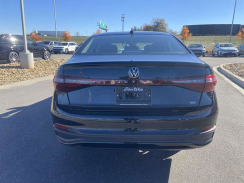 New 2026 Volkswagen Jetta SE image 8