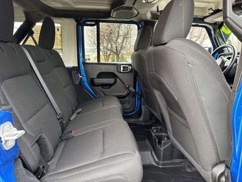 Used 2023 Jeep Wrangler Unlimited Sport image 23