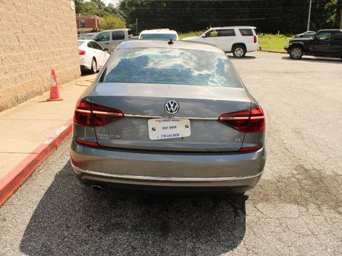 Used 2017 Volkswagen Passat 1.8T SE FWD image 5