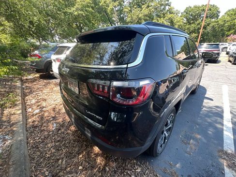Used 2025 Jeep Compass Limited AWD/4WD image 6