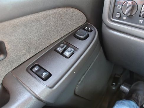 Used 2003 Chevrolet Silverado 2500 LS w/ Snow Plow Prep Package AWD/4WD image 20