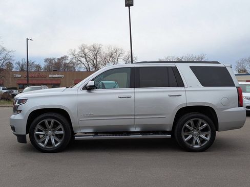 Used 2017 Chevrolet Tahoe LT w/ LT Signature Package image 9