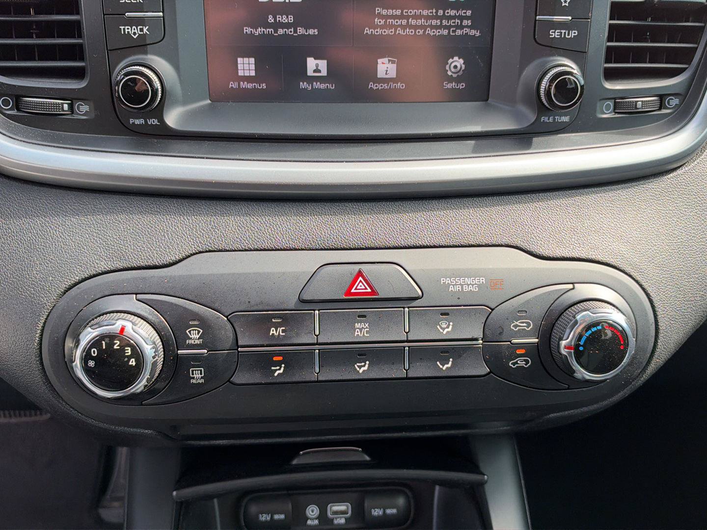 Used 2020 Kia Sorento LX FWD image 25