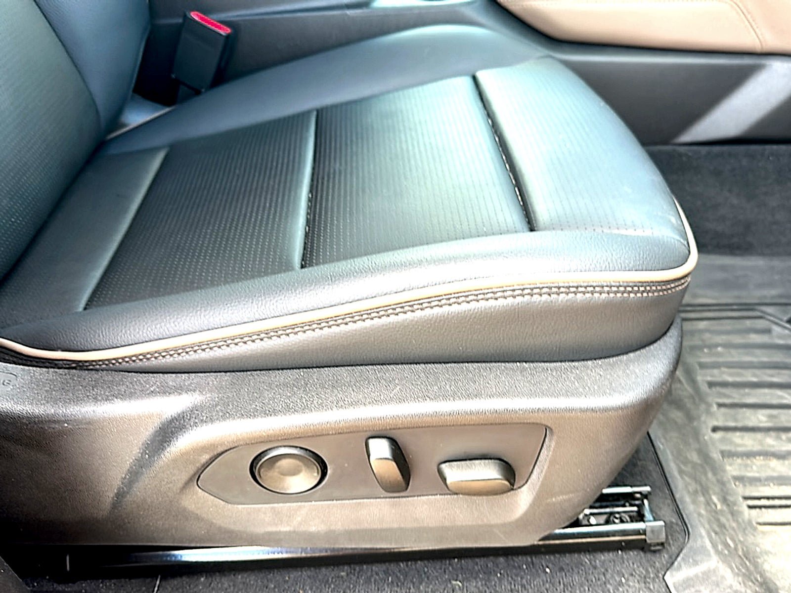 Used 2024 GMC Canyon Denali AWD/4WD image 27