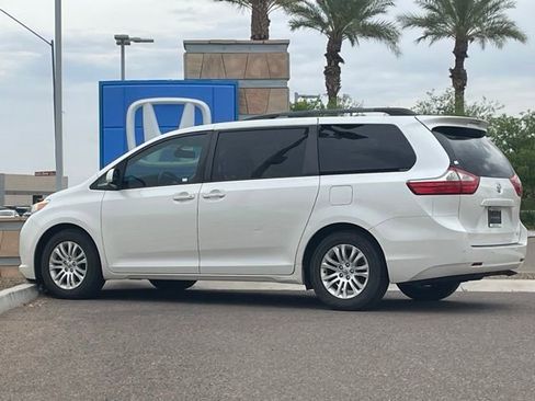 Used 2016 Toyota Sienna XLE w/ XLE Navigation Package image 6