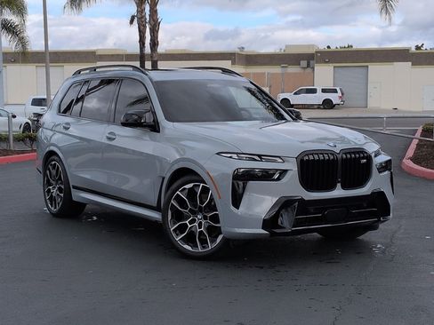 Used 2025 BMW X7 M60i AWD/4WD image 2