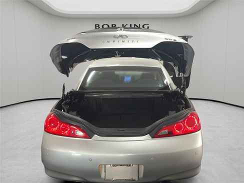Used 2010 INFINITI G37 Convertible w/ Premium Pkg RWD image 12