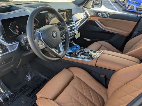 New 2026 BMW X5 xDrive40i w/ Premium Package image 3