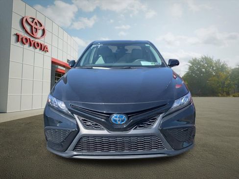Used 2023 Toyota Camry SE FWD image 6