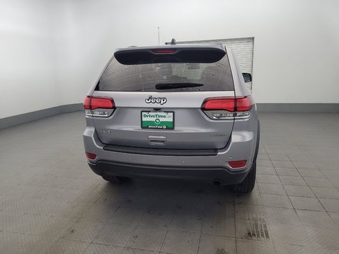Used 2020 Jeep Grand Cherokee Laredo AWD/4WD image 7