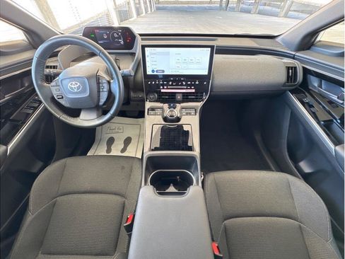 Used 2024 Toyota bZ4X XLE - AWD w/ Weather Package image 15