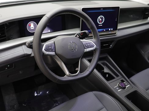 New 2026 Volkswagen Tiguan SE image 6