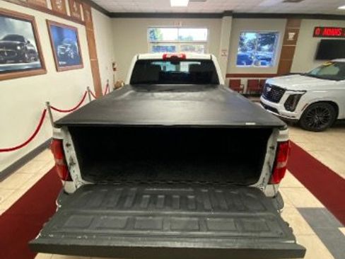 Used 2014 GMC Sierra 1500 SLT w/ All-Terrain Package AWD/4WD image 9