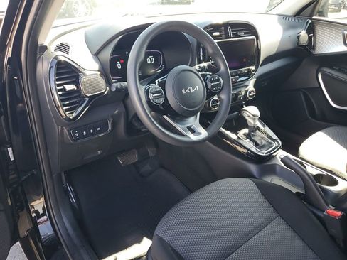 Used 2023 Kia Soul S image 16