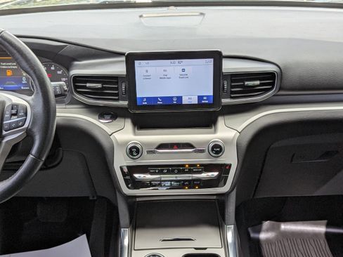 Used 2022 Ford Explorer XLT w/ Equipment Group 202A image 14