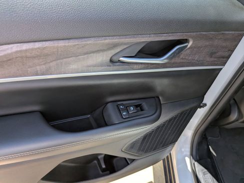 Used 2024 Jeep Grand Cherokee Limited image 12