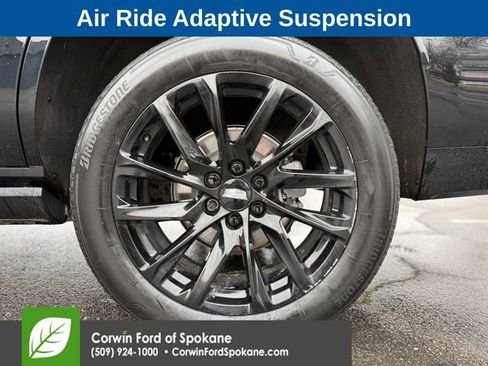 Used 2022 Cadillac Escalade Sport Platinum w/ LPO, ONYX Package image 9