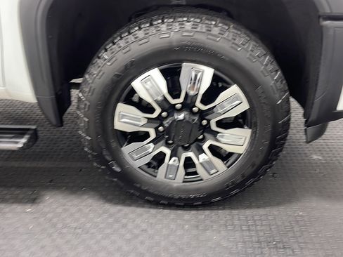 Used 2024 GMC Sierra 2500 Denali Ultimate AWD/4WD image 23