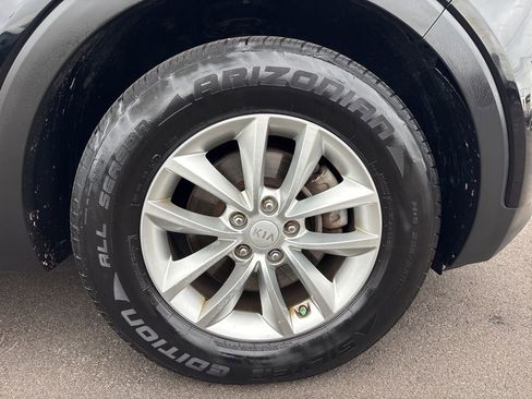 Used 2016 Kia Sorento LX image 49