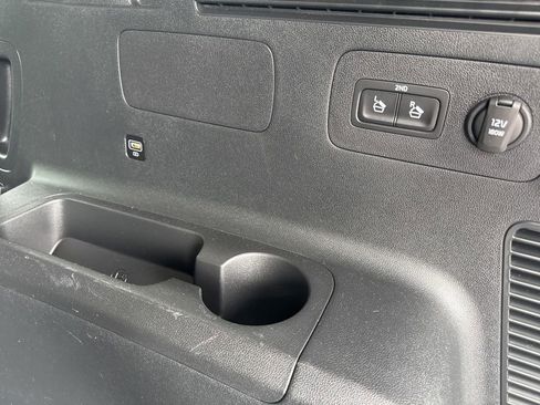 Used 2022 Kia Sorento S FWD image 13