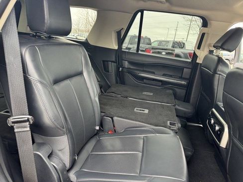 Used 2024 Ford Expedition XLT image 36