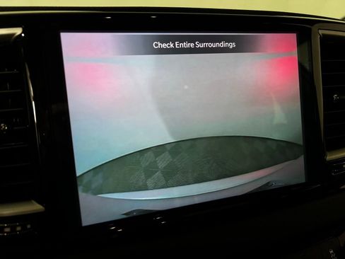 Used 2024 Chrysler Pacifica Touring-L image 20