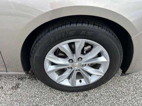 Used 2024 Chevrolet Malibu LT image 33