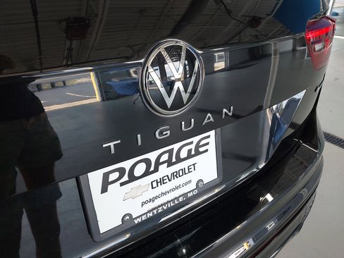 Used 2022 Volkswagen Tiguan SE R-Line image 31