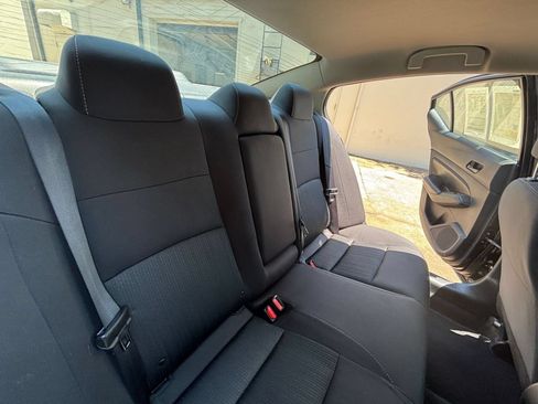 Used 2025 Nissan Altima 2.5 SV FWD image 37