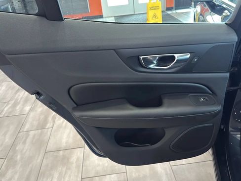 Used 2020 Volvo S60 T5 Momentum FWD image 27