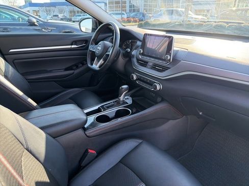 Used 2024 Nissan Altima 2.5 SR image 34