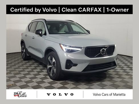 Certified 2026 Volvo XC40 B5 Plus AWD/4WD image 1