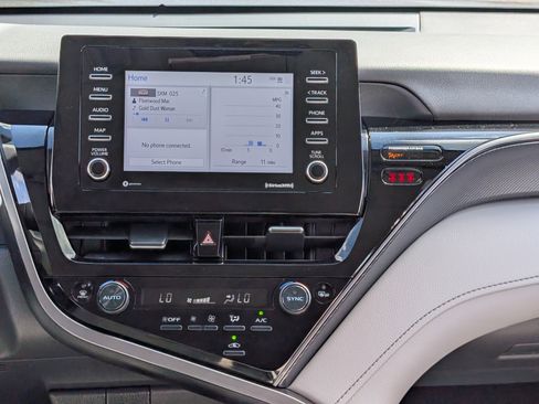 Used 2022 Toyota Camry SE image 17