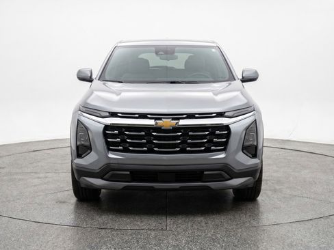 Used 2025 Chevrolet Equinox LT FWD image 2