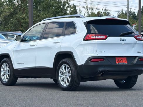 Used 2015 Jeep Cherokee Latitude AWD/4WD image 8