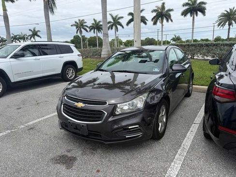 Used 2015 Chevrolet Cruze LT FWD image 2