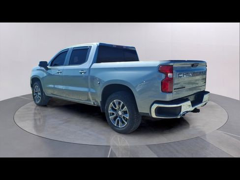 Used 2025 Chevrolet Silverado 1500 LT AWD/4WD image 3