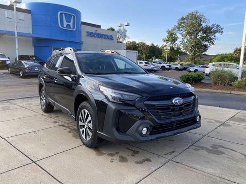 Used 2023 Subaru Outback Premium AWD/4WD image 2