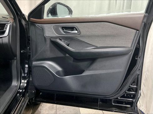 Certified 2023 Nissan Rogue SV image 12