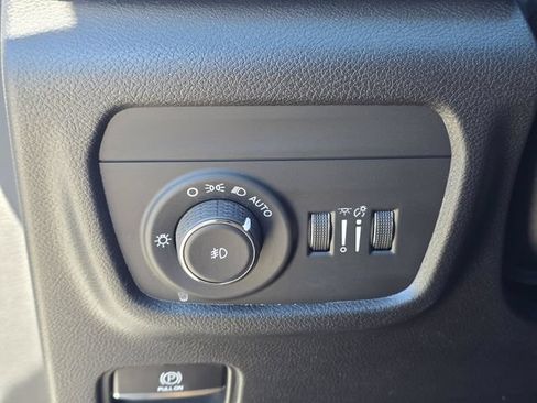 Certified 2022 Jeep Grand Cherokee Limited RWD image 33