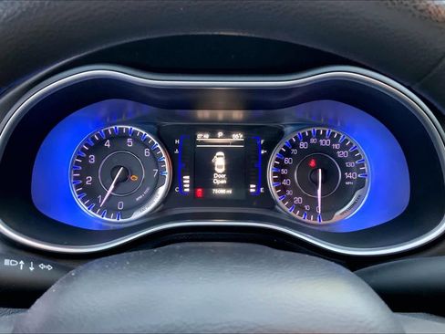 Used 2015 Chrysler 200 LX image 24