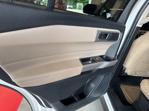 Used 2023 Ford Explorer XLT w/ Equipment Group 202A RWD image 26